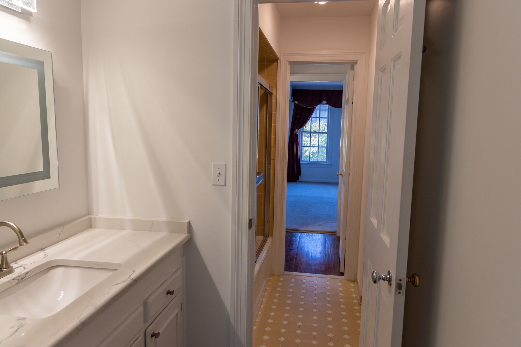 Building Photo - 817 Botetourt Gdns