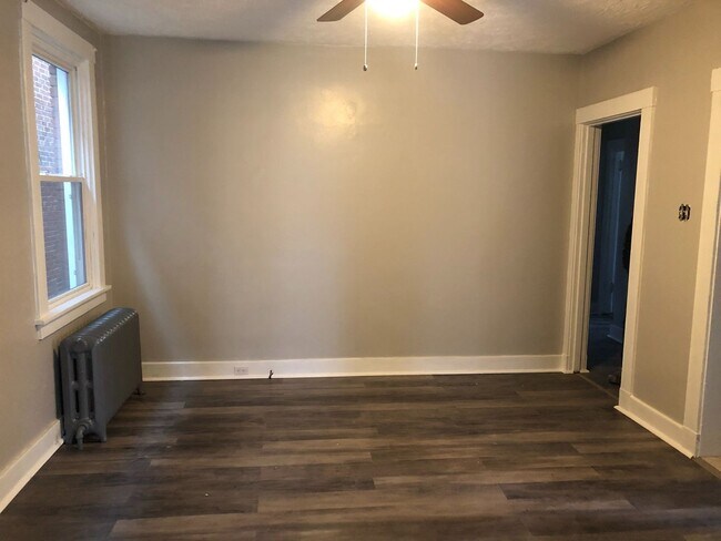 Building Photo - Highland Park - 3 BR 1st Floor Duplex, Remodeled 2021!  SECTION 8