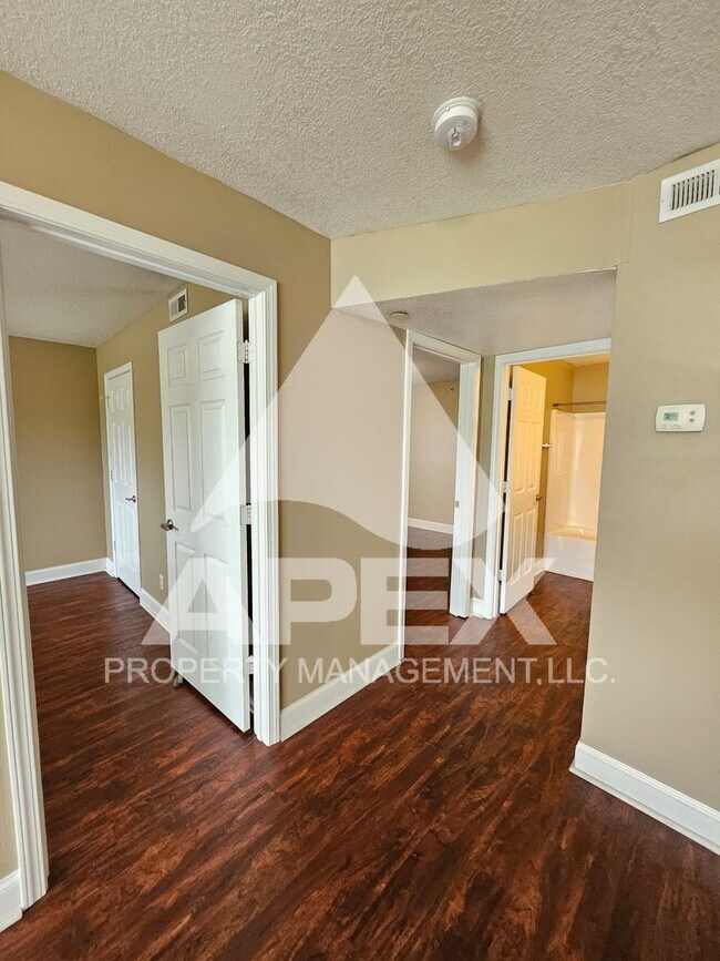 Building Photo - MOVE-IN SPECIAL,NO RENT TIL APRIL 1ST! - AVALON APARTMENT HOMES - 2BD - 1BA Apartment off Topside...