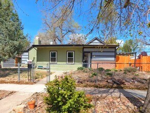 Building Photo - Adorable 2BR 1B in a Historic Neighborhood