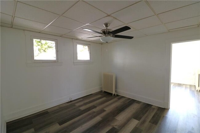 Building Photo - 1423 Hillsdale Ave