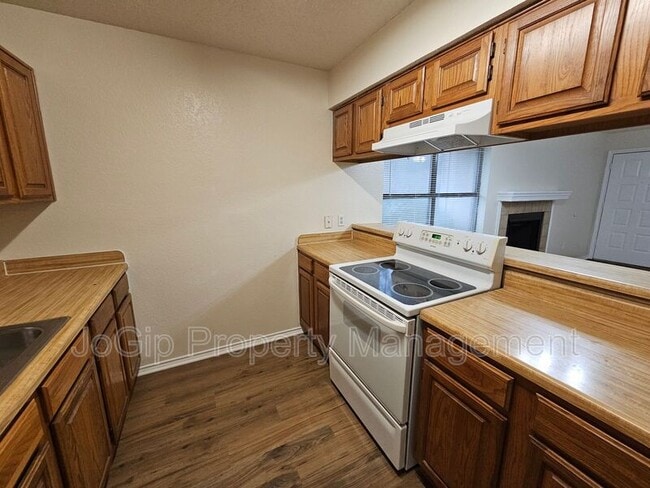 Building Photo - 311 Bryant Ln
