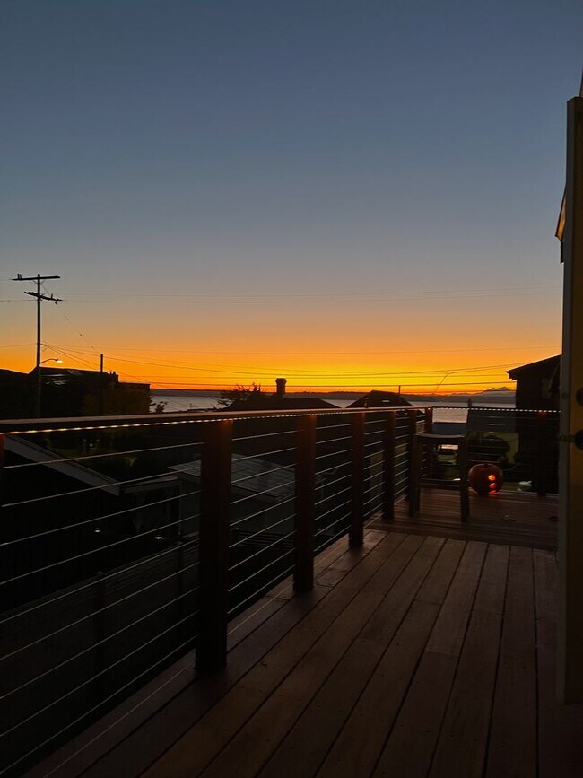 Building Photo - Charming West Seattle Home with Views of P...