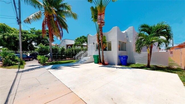 Building Photo - 2915 SW 24th St