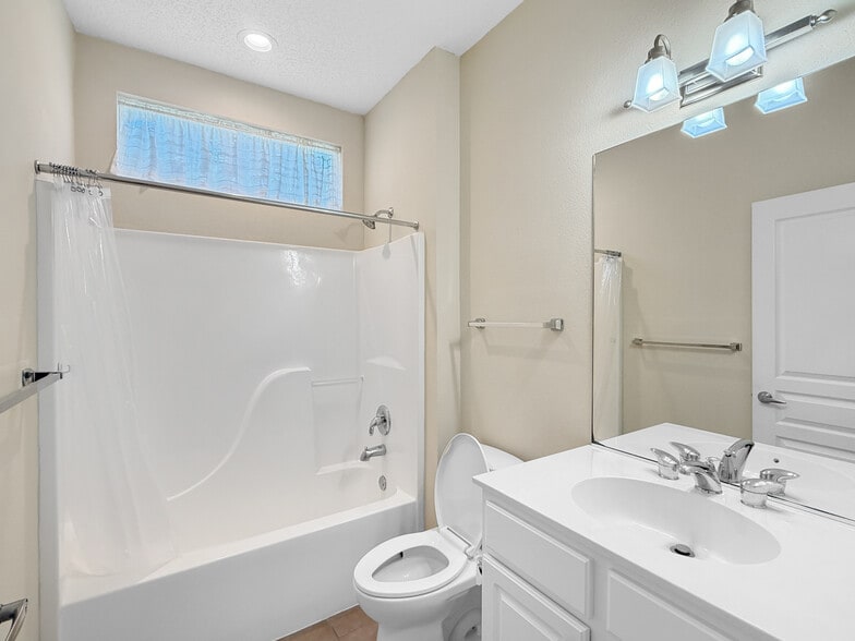 Building Photo - 7 Tallow Dr