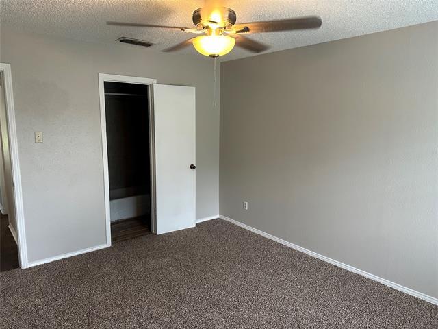 Building Photo - 3031 Medina St