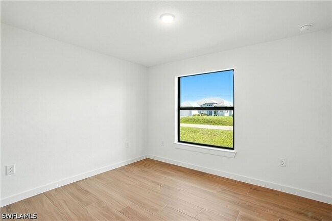 Building Photo - 2607 38th St SW