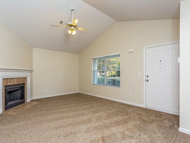 Building Photo - 1005 Gleason Dr