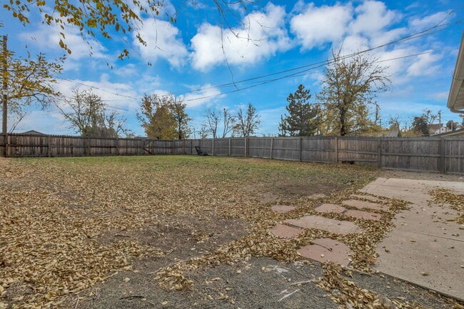 Building Photo - 134 S Quitman St