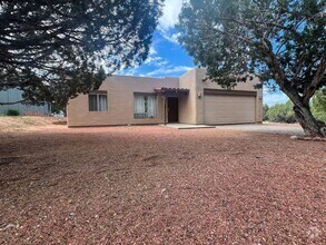 Building Photo - HOUSE - RIMROCK/MONTEZUMA