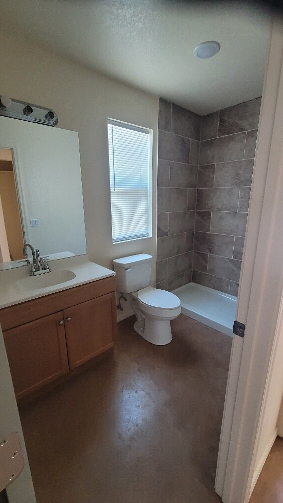 Building Photo - 1490 Tonto Dr