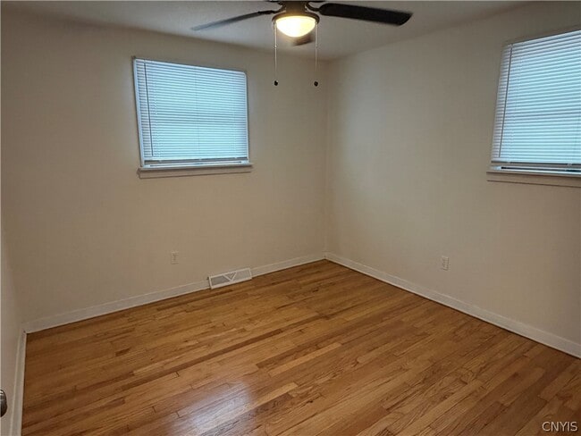 Building Photo - 8587 Caughdenoy Rd