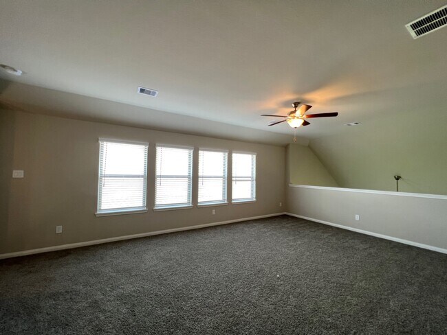 Building Photo - 8719 Arbor Trail Dr