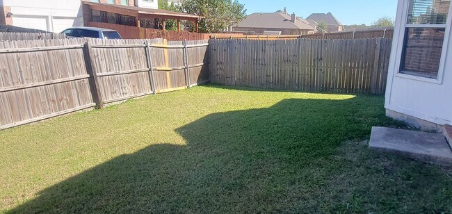Building Photo - 4 Bed/2 Bath Home in Prime Rockwall Area w/ Fresh Paint & New Floors
