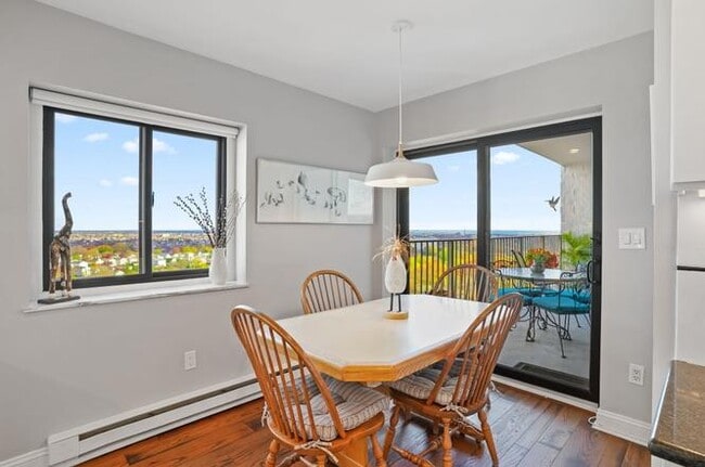 Building Photo - Bridgeport