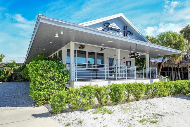 Building Photo - 1738 Siesta Dr