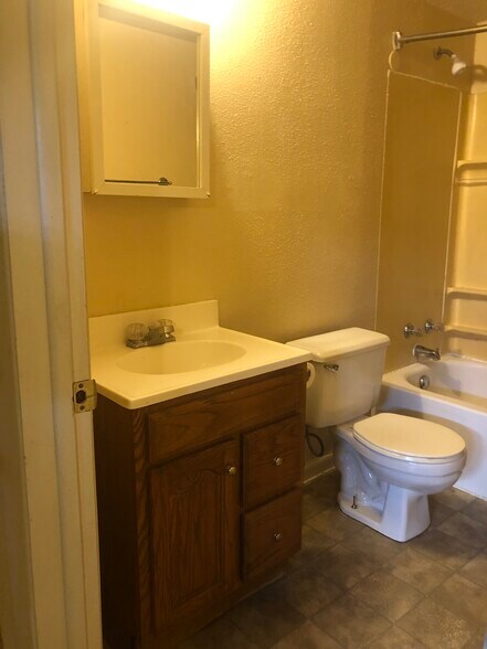 Building Photo - 100 Cliff Ave