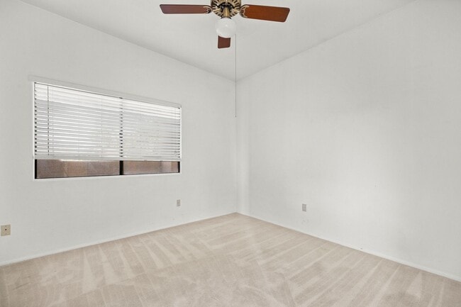 Building Photo - Beautiful Santa Fe Home on Large Corner Lot!