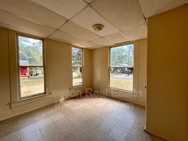 Building Photo - 2512 Merwin St