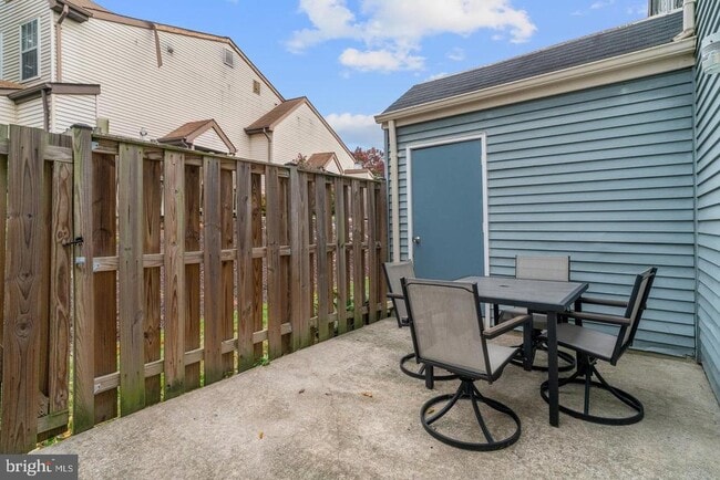 Building Photo - 5806 Shadbush Ct