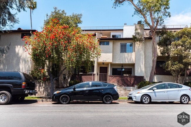 Building Photo - 12119 Rochester Ave