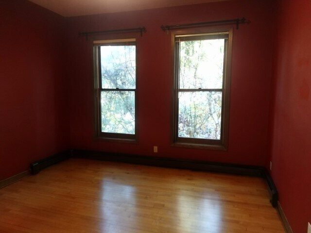 Building Photo - 570 Laurel Ave