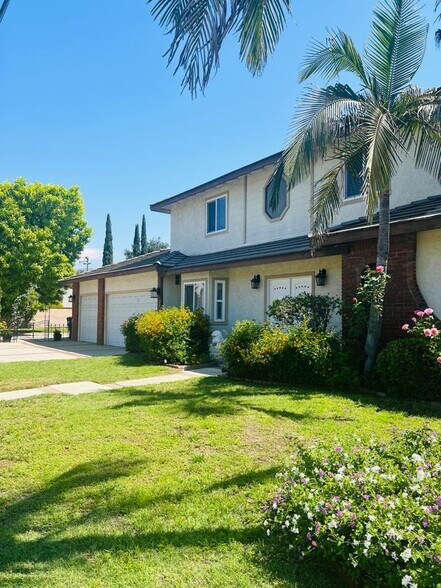 Primary Photo - 1430 Lovell Ave
