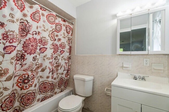 Building Photo - 7 Halleck St