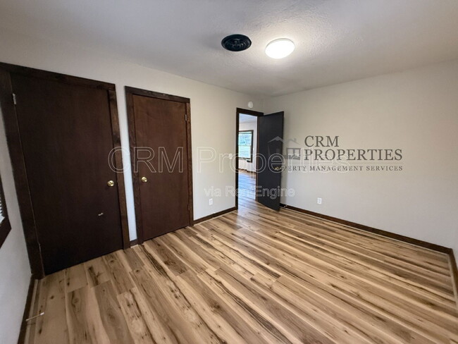 Building Photo - 805 Miami Blvd