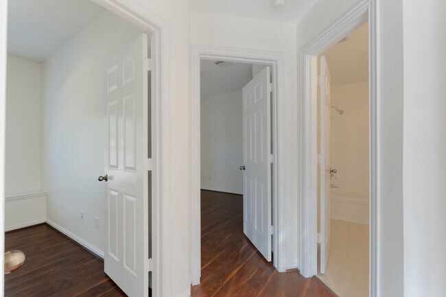 Building Photo - 11 Korbel Ct