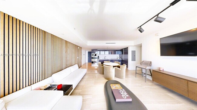 Building Photo - 1451 Brickell Ave