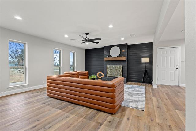 Building Photo - 3327 Carriage Cir