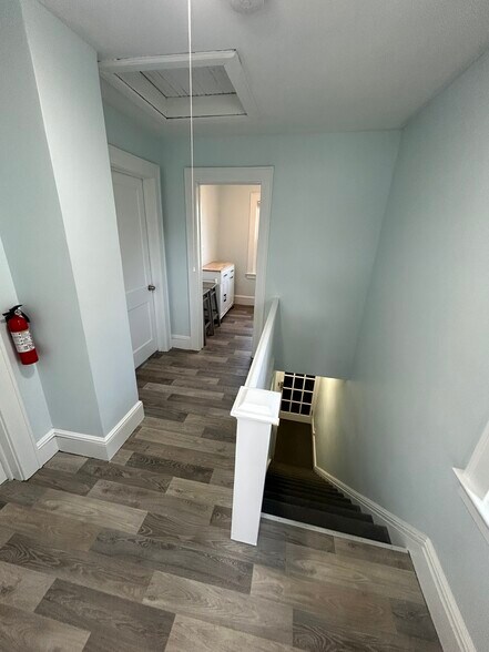 Building Photo - 534 Park Pl