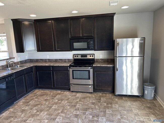 Building Photo - 126 Pitts Griffin Drive