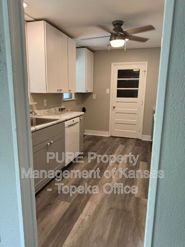 Building Photo - 2416 SW 25th Dr