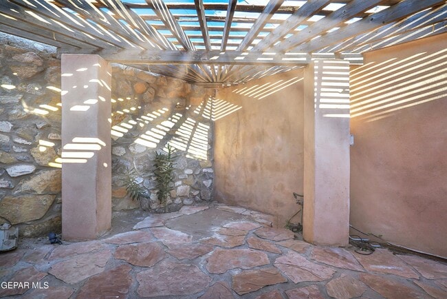 Building Photo - 2316 N Campbell St