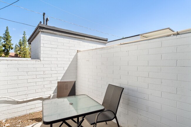 Building Photo - 1 Bedroom apartment in north Tempe!