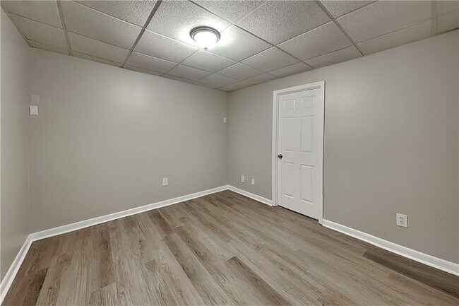 Building Photo - 210 Austin Dr