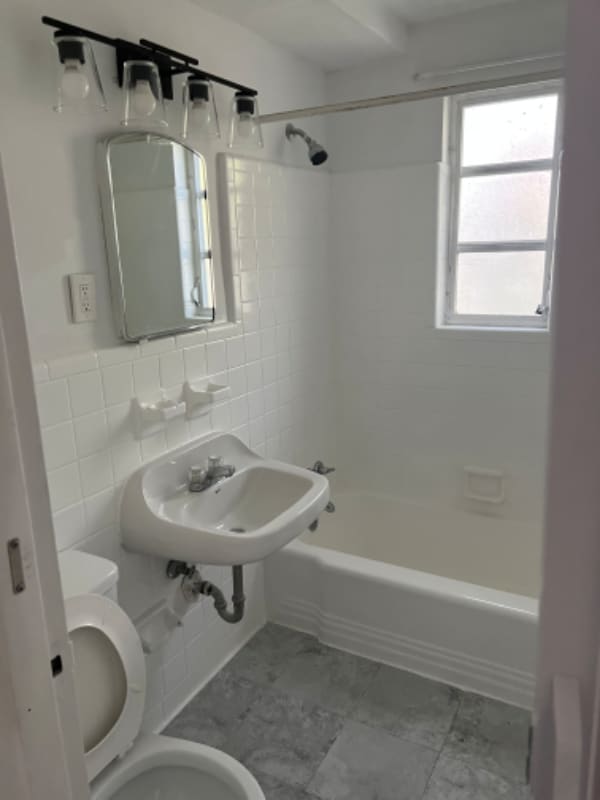 Building Photo - 854 Overlook Ave