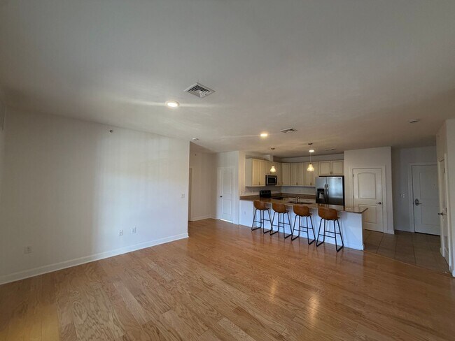 Building Photo - 360 Andover St