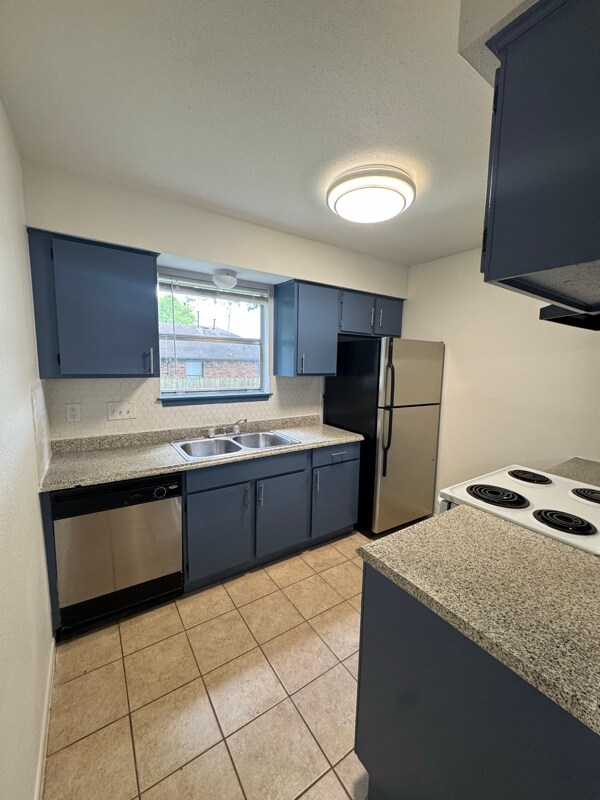 Building Photo - 4031 Briarglen Dr