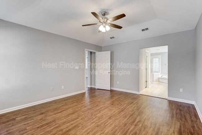 Building Photo - 1704 Dartmoor Ln