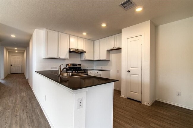 Building Photo - 2302 Medusa Dr