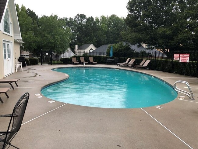 Building Photo - 150 Blue Heron Ln