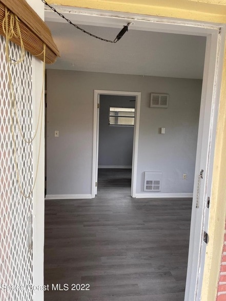 Building Photo - 2095 Pineapple Ave