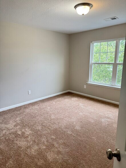 Bedroom 2 - 637 Clover View Rd