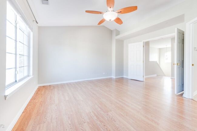 Building Photo - 3377 Ravinia Cir