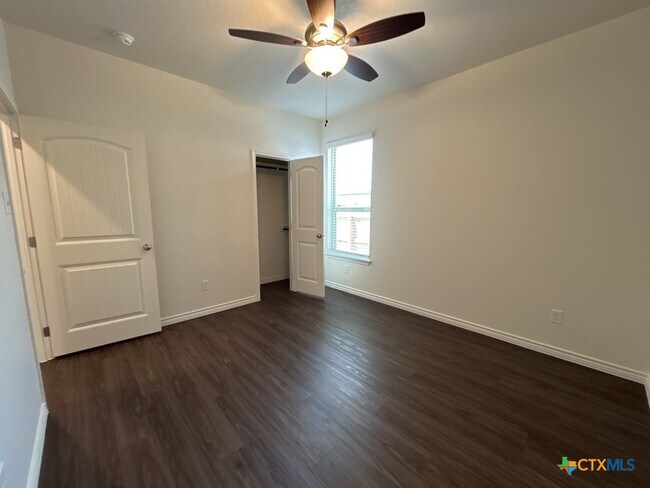 Building Photo - 5110 Rose Gdn Lp