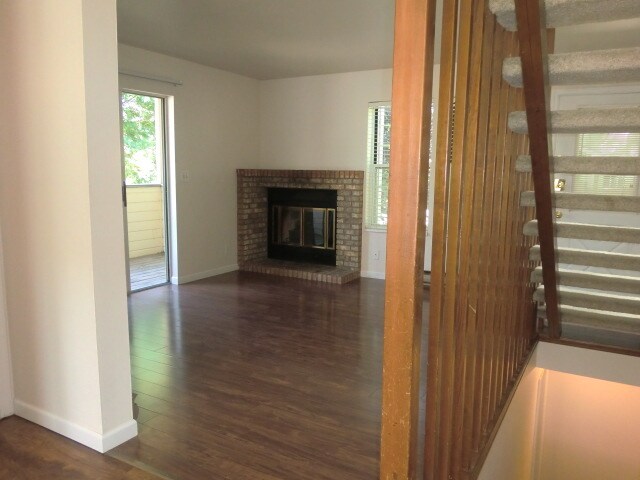 Building Photo - 3200 Azalea Dr