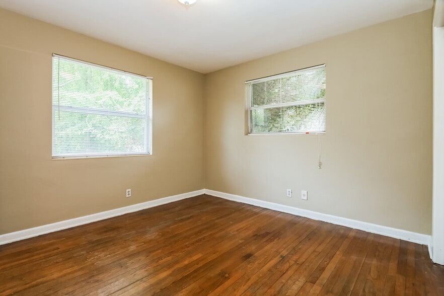 Building Photo - 2615 Ligustrum Rd
